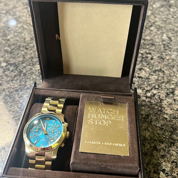 Michael Kors Watch Hunger Stop Runway Watch - Picture 4 of 7